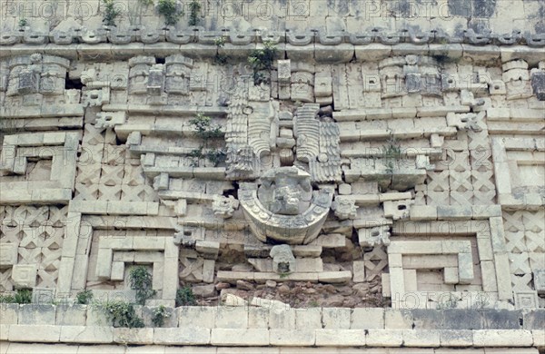 Détail de la porte principale du Palais du Gouverneur à Uxmal