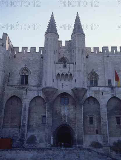 PALACIO DE LOS PAPAS - PUERTA PRINCIPAL (SIGLO XIV)
AVIGNON, PALACIO DE LOS PAPAS
FRANCIA
This image is not downloadable. Contact us for the high res.