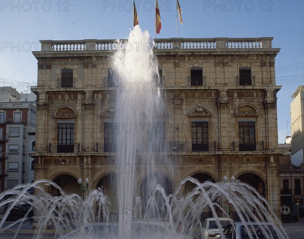 FUENTE DELANTE DEL AYUNTAMIENTO
CASTELLON DE LA PLANA, EXTERIOR
CASTELLON