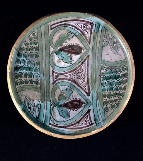 PLATO CERAMICA VERDE DE PATERNA CON PECES-S XIV
VALENCIA, MUSEO CERAMICA GONZALEZ MARTI
VALENCIA
This image is not downloadable. Contact us for the high res.