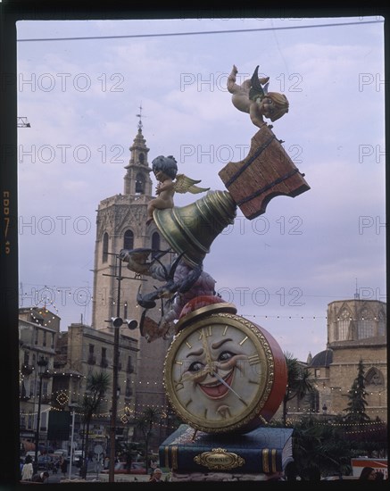 FALLA - DESPERTADOR Y CAMPANA CON ANGELES
VALENCIA, FALLAS 1985
VALENCIA

This image is not downloadable. Contact us for the high res.