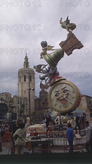 FALLA - DESDERTADOR Y CAMPANA CON ANGELES
VALENCIA, FALLAS 1985
VALENCIA

This image is not downloadable. Contact us for the high res.