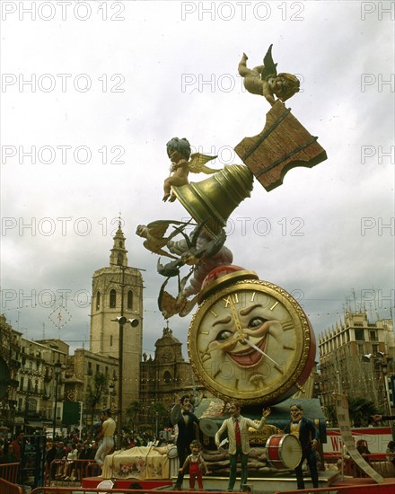 FALLA - DESDERTADOR Y CAMPANA CON ANGELES
VALENCIA, FALLAS 1985
VALENCIA