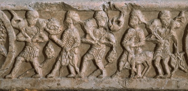 PILA ARABE DE MARMOL DEL SIGLO XI - DETALLE OFERENTES
JATIVA, MUSEO MUNICIPAL
VALENCIA