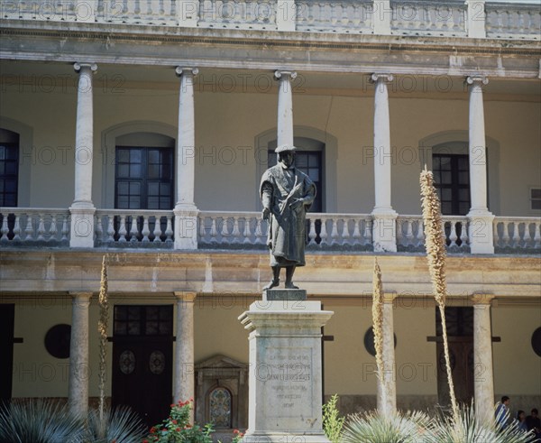 AIXA
LUIS VIVES - MONUMENTO
VALENCIA, UNIVERSIDAD
VALENCIA