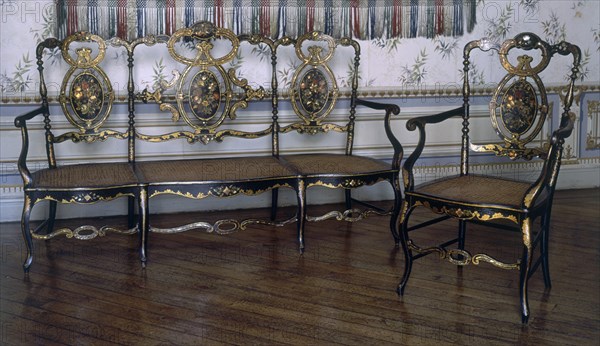 SILLON Y CANAPE - ESTILO FILIPINO CON NACAR
MADRID, MUSEO ROMANTICO
MADRID