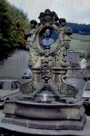 FUENTE MONUMENTAL
OÑATE, EXTERIOR
GUIPUZCOA