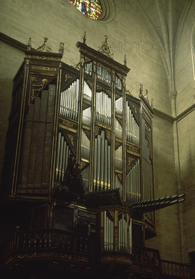 ORGANO DE LA NAVE CENTRAL
HUESCA, CATEDRAL
HUESCA