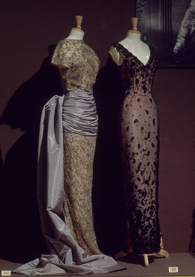 BALENCIAGA CRISTOBAL 1895/1972
TRAJES DE NOCHE-1949-50           CAT 39-46
LYON, EXPOSICION BALENCIAGA
FRANCIA