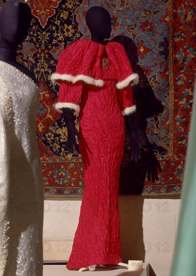 BALENCIAGA CRISTOBAL 1895/1972
TRAJE DE NOCHE-INVIERNO 1964        CAT 153
LYON, EXPOSICION BALENCIAGA
FRANCIA