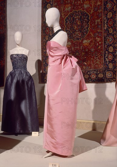 BALENCIAGA CRISTOBAL 1895/1972
TRAJE DE NOCHE-INVIERNO 1960        CAT 116
LYON, EXPOSICION BALENCIAGA
FRANCIA