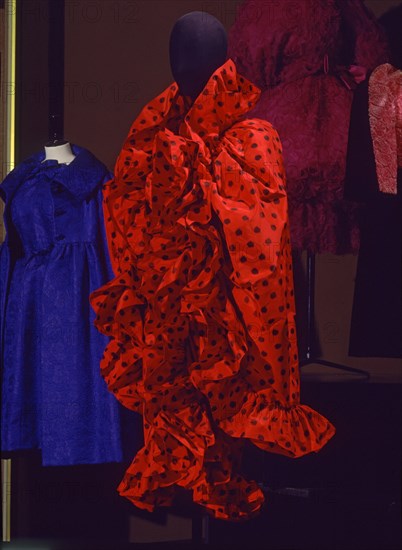 BALENCIAGA CRISTOBAL 1895/1972
TRAJE DE COCKTAIL-1962              CAT 128
LYON, EXPOSICION BALENCIAGA
FRANCIA