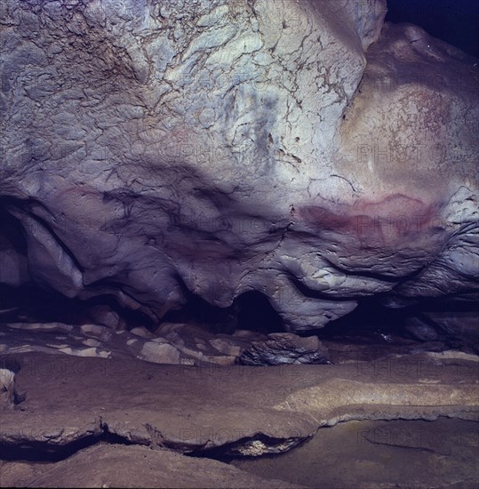 INTERIOR-PINTURAS RUPESTRES - PALEOLITICO SUPERIOR
VIZCAYA, CUEVA DE EKAIN
VIZCAYA
