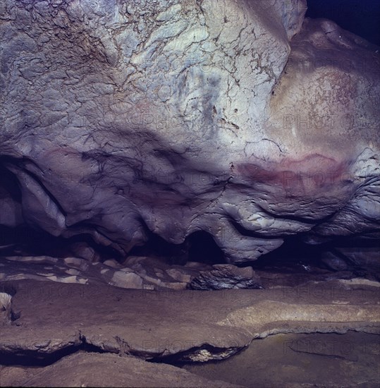 INTERIOR-PINTURAS RUPESTRES - PALEOLITICO SUPERIOR
VIZCAYA, CUEVA DE EKAIN
VIZCAYA