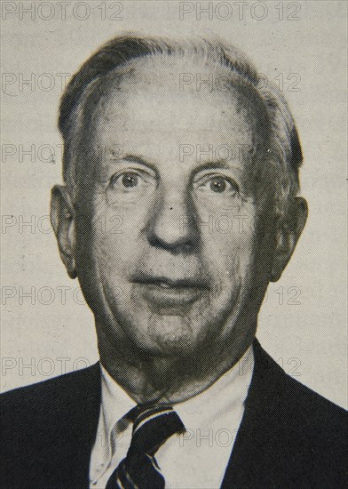 CHARLES KINDLEBERGER (1910-) ECONOMISTA USA

This image is not downloadable. Contact us for the high res.