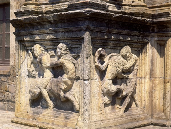 UNIVERSIDAD-DETALLE EN LA FACHADA-HERCULES Y LEON NEMEA
OÑATE, UNIVERSIDAD
GUIPUZCOA