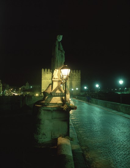 GOMEZ DEL RIO BERNABE
ESCULTURA DE S RAFAEL AL LADO DEL GUADALQUIVIR-NOCTURNA
CORDOBA, EXTERIOR
CORDOBA