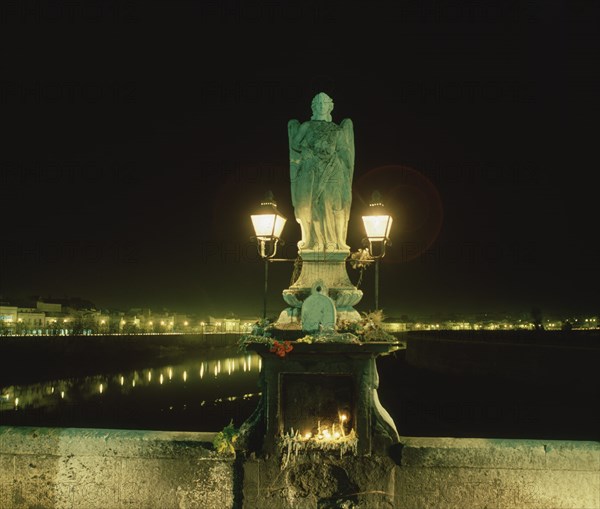 GOMEZ DEL RIO BERNABE
ESCULTURA DE S RAFAEL AL LADO DEL GUADALQUIVIR-NOCTURNA
CORDOBA, EXTERIOR
CORDOBA