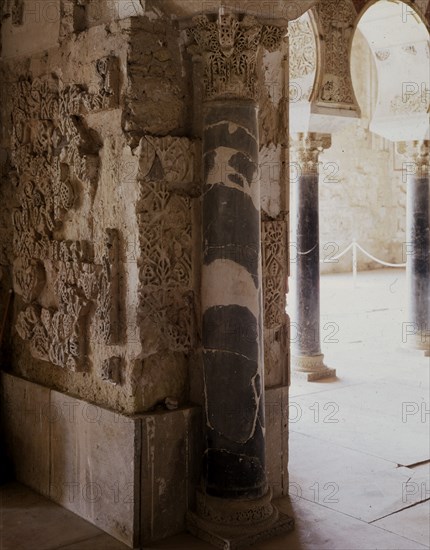 SALON RICO-CAPITEL FUSTE Y BASA CON PILASTRA
PROVINCIA, MEDINA AZAHARA
CORDOBA