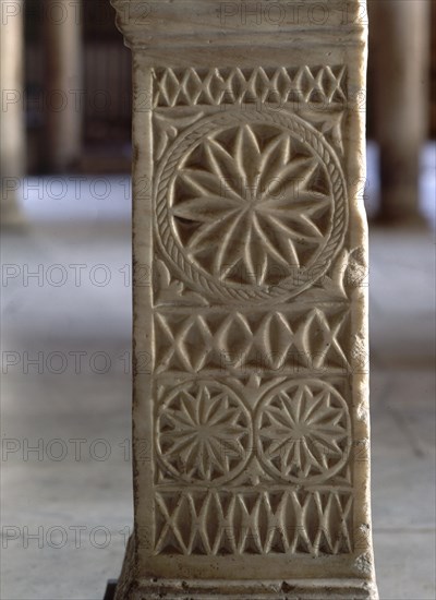 PEDESTAL VISIGODO-LATERAL-DET DECORACION-RELIEVE
CORDOBA, MEZQUITA
CORDOBA

This image is not downloadable. Contact us for the high res.