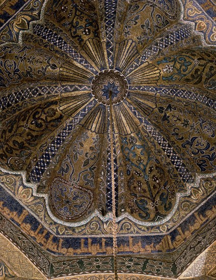 MIHRAB-CUPULA DE LA KIBLIA-DET DE MOSAICO BIZANTINO
CORDOBA, MEZQUITA
CORDOBA
This image is not downloadable. Contact us for the high res.