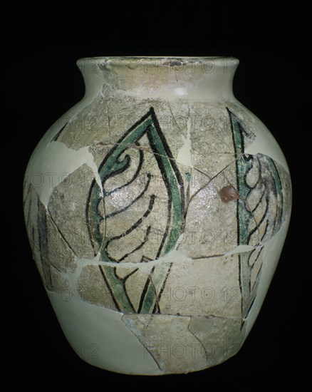 MUSEO-ORZA CON DECORACION VEGETAL-VERDE Y NEGRO-CALIFAL S X
PROVINCIA, MEDINA AZAHARA
CORDOBA