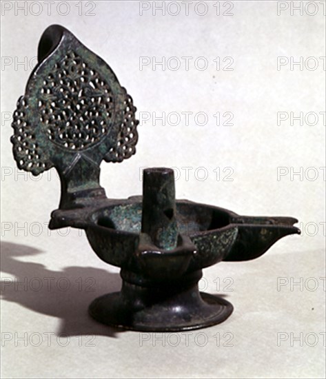 CANDIL EN BRONCE-NAZARI S XIV
MADRID, INSTITUTO VALENCIA DE DON JUAN
MADRID