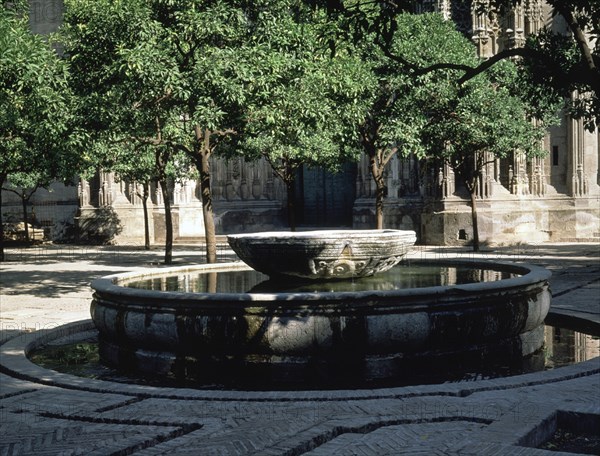 PATIO NARANJOS-FUENTE VISIGODA O PILA DE ABLUCIONES
SEVILLA, CATEDRAL
SEVILLA
