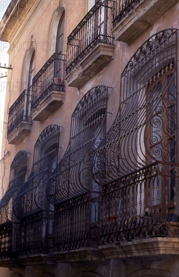 FACHADA-BALCONES CON REJAS
ALMERIA, EXTERIOR
ALMERIA