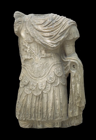 TORSO SUPUESTO TRAJANO (TORACATO) ITALICA SG II
SEVILLA, MUSEO ARQUEOLOGICO
SEVILLA
This image is not downloadable. Contact us for the high res.