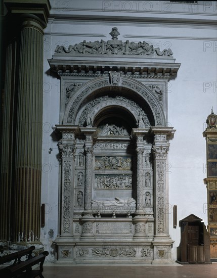 SEPULCRO DE DONA CATALINA DE RIVERA - SIGLO XVI
SEVILLA, IGLESIA DE LA ANUNCIACION
SEVILLA