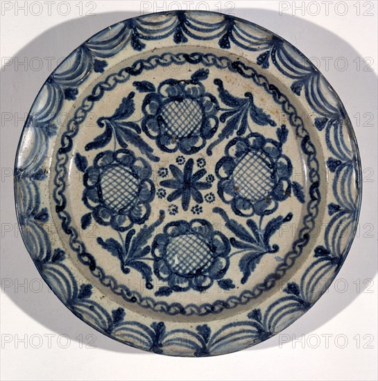 PLATO DE FAJALANZA-AZUL-FLOR DE LA PATATA
GRANADA, CASA DE LOS TIROS
GRANADA

This image is not downloadable. Contact us for the high res.