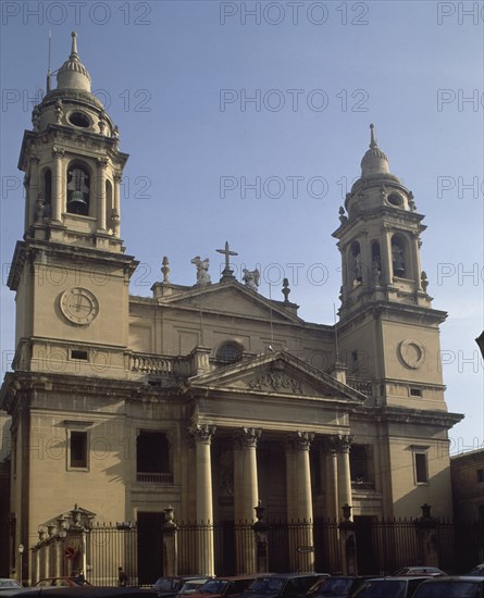 RODRIGUEZ VENTURA 1717/1785
EXTERIOR-FACHADA NEOCLASICA DE 1783
PAMPLONA, CATEDRAL
NAVARRA