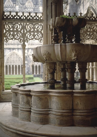 CLAUSTRO REYES-CAPILLA DE LA FUENTE-FUENTE
BATALHA, MONASTERIO DE SANTA MARIA VICTOR
PORTUGAL