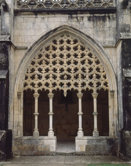 CLAUSTRO REAL-VENTANAL-ARTE MANUELINO PORT
BATALHA, MONASTERIO DE SANTA MARIA VICTOR
PORTUGAL