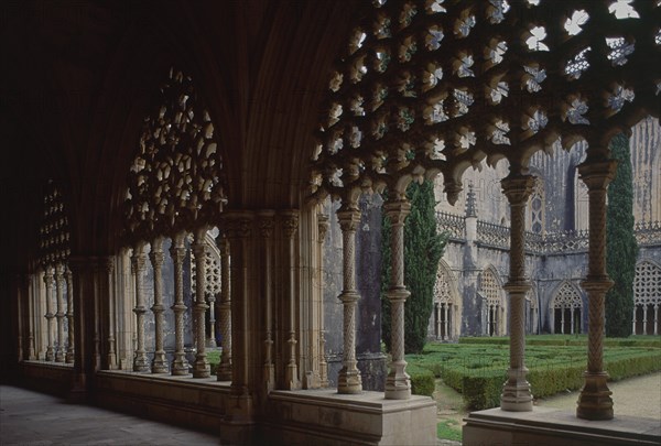 CLAUSTRO REAL-VENTANAL-ARTE MANUELINO PORT
BATALHA, MONASTERIO DE SANTA MARIA VICTOR
PORTUGAL