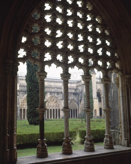 CLAUSTRO REAL-VENTANAL-ARTE MANUELINO PORT
BATALHA, MONASTERIO DE SANTA MARIA VICTOR
PORTUGAL