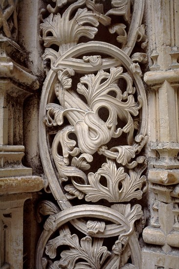 CLAUSTRO REAL-DET DECORATIVO-ARTE MANUELIN
BATALHA, MONASTERIO DE SANTA MARIA VICTOR
PORTUGAL