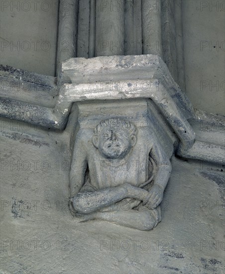 MENSULA FIGURADA - PRIMERAS MUESTRAS DE ESCULTURA MEDIEVAL SEVILLANA - S XIII
SEVILLA, TORRE DE DON FADRIQUE
SEVILLA