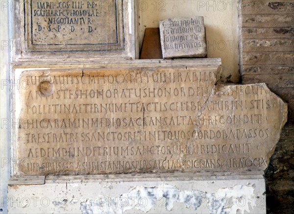 LAPIDA DE HONORATO
SEVILLA, BIBLIOTECA COLOMBINA
SEVILLA