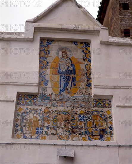 AZULEJOS SOBRE LA PORTADA
MARCHENA, CONVENTO DE LA INMACULADA
SEVILLA