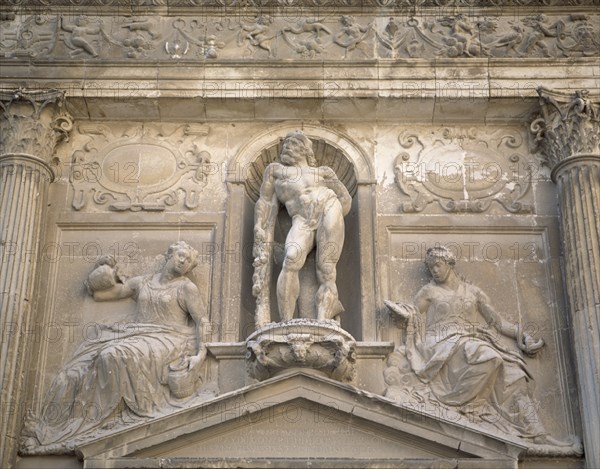 AYUNTAMIENTO ANTIGUO-ESCULTURA DE HERCULES
JEREZ DE LA FRONTERA, EXTERIOR
CADIZ