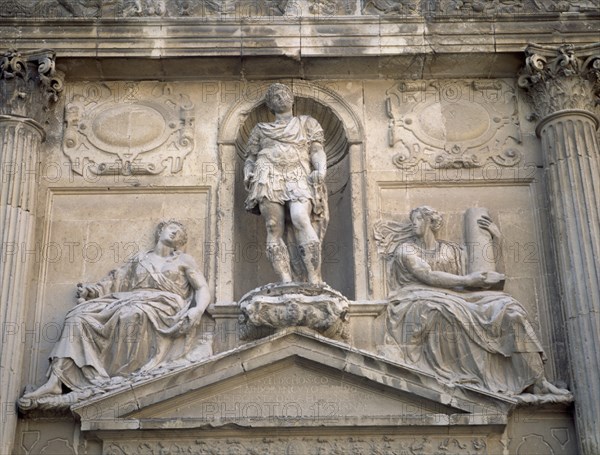 AYUNTAMIENTO ANTIGUO-ESCULTURA DE JULIO CESAR
JEREZ DE LA FRONTERA, EXTERIOR
CADIZ