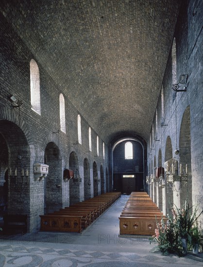 IGLESIA-NAVE CENTRAL HACIA LOS PIES-BOVEDA DE CANON
RIPOLL, MONASTERIO DE SANTA MARIA
GERONA

This image is not downloadable. Contact us for the high res.