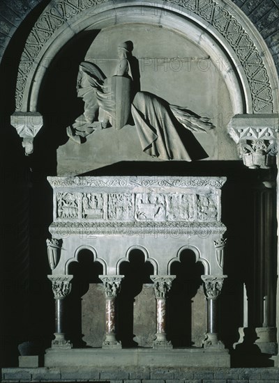 ROGENT ELIAS
IGLESIA-SEPULCRO DEL CONDE RAMON BERENGUER III
RIPOLL, MONASTERIO DE SANTA MARIA
GERONA