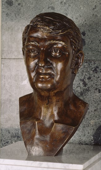 LUCARINI
BUSTO EN BRONCE-EXCMO SR.D.ENRIQUE CASAS VILA
MADRID, SENADO-PINTURA
MADRID