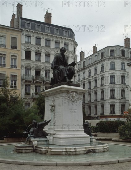 MONUMENTO A ANDRE MARIE AMPERE
LYON, EXTERIOR
FRANCIA