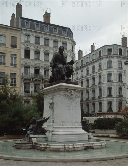 MONUMENTO A ANDRE MARIE AMPERE
LYON, EXTERIOR
FRANCIA