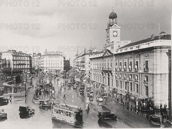 LA PUERTA DEL SOL HACIA 1930
This image is not downloadable. Contact us for the high res.