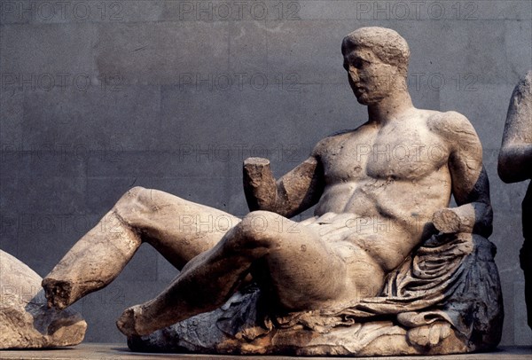 FIDIAS 490/430 AC
FIGURA DE HOMBRE-PROCD FRONTON PARTENON-GRECIA
LONDRES, BRITISH MUSEUM
INGLATERRA